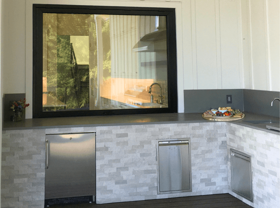 Outdoor Kitchen in Oregon with Gas Strut Window