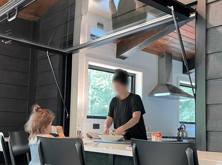 Kitchen with ActivWall Gas Strut Window