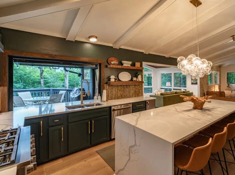 Home in Linville, North Carolina with an ActivWall Gas Strut Window